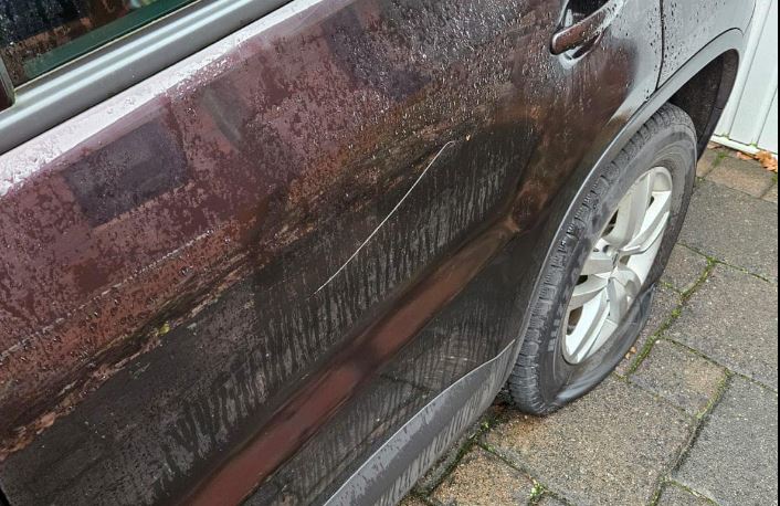 Reifen zerstochen in Schermbeck, Staatsschutz ermittelt