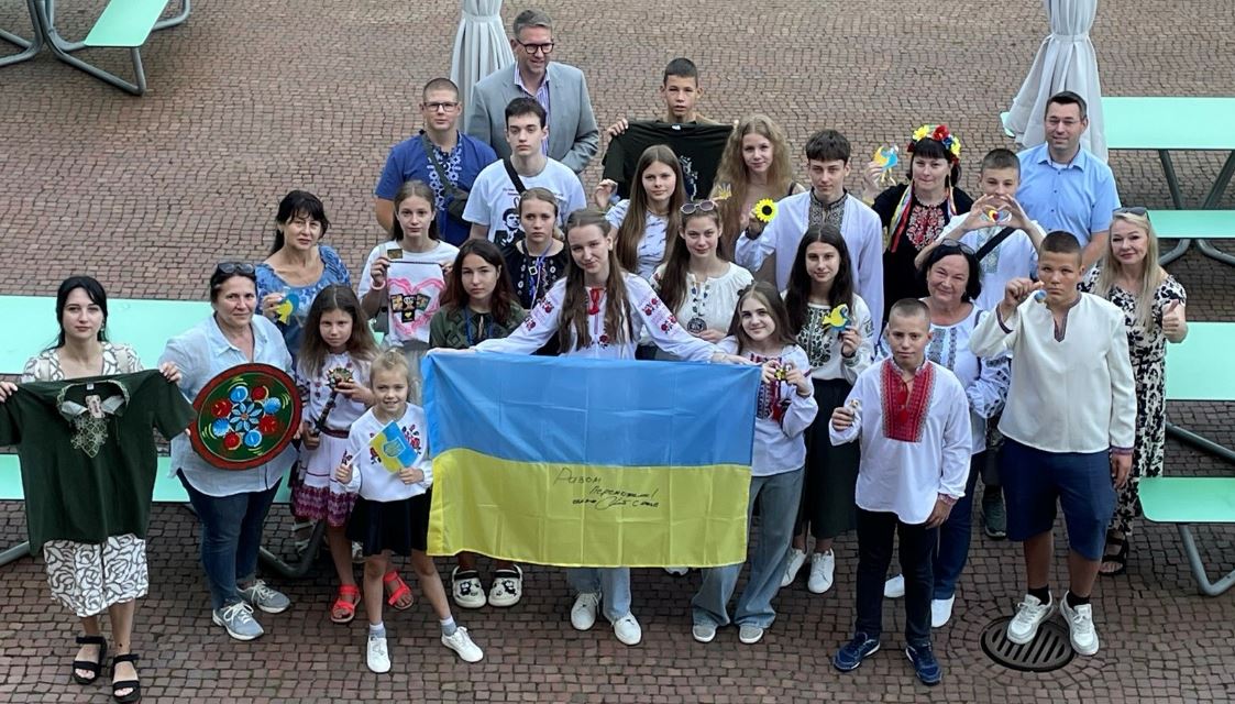 Ukrainische Kinder besuchen Landrat Ingo Brohl im Kreishaus Wesel