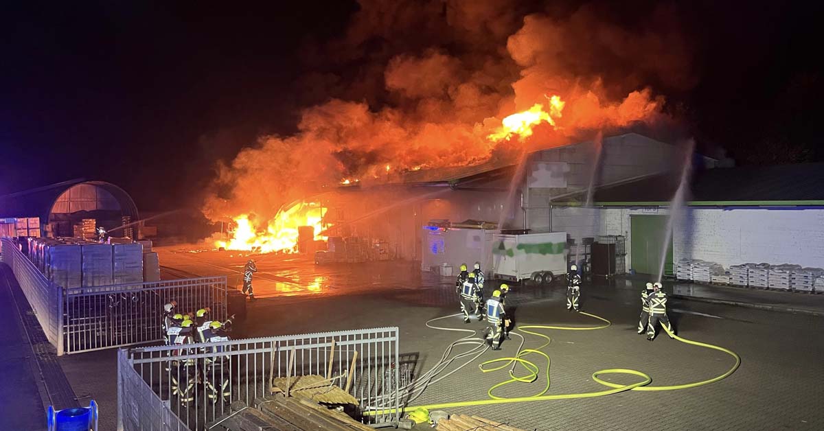 Großbrand Hünxe Lagerhalle brannte ab