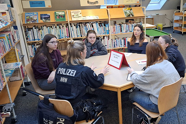 15 Ehemalige der Gesamtschule Schermbeck berichten über ihren Werdegang