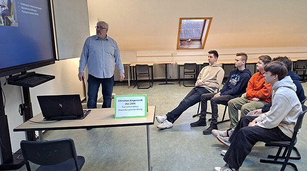 15 Ehemalige der Gesamtschule Schermbeck berichten über ihren Werdegang