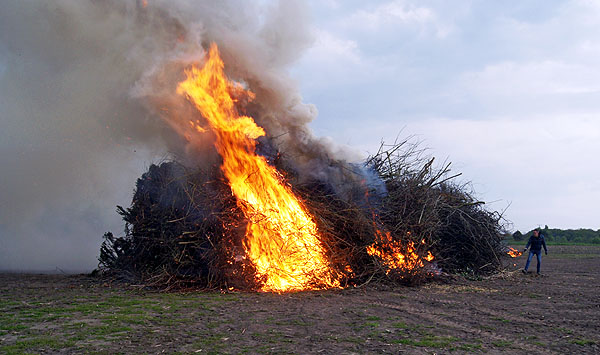 Das große Osterfeuer blieb dennoch der Hauptdarsteller des Abends