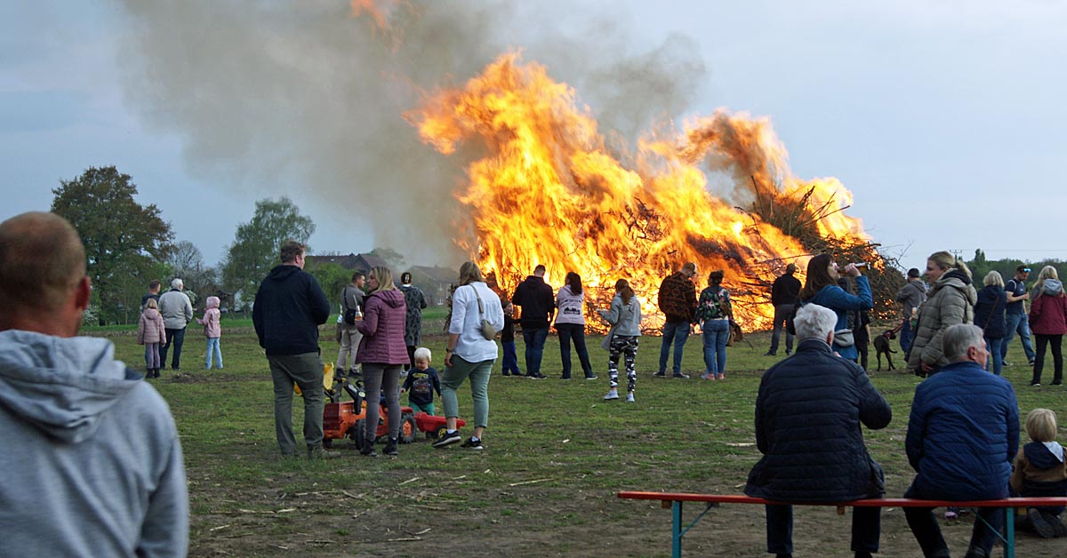 Osterfeuer in Gahlen 2025