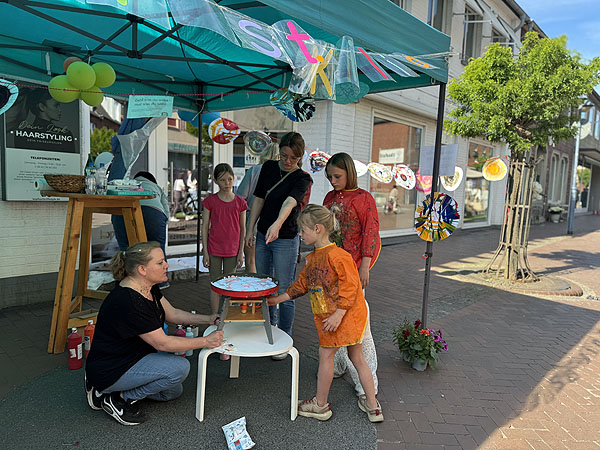 Schermbecker Bankgeflüster auf der Mittelstraße