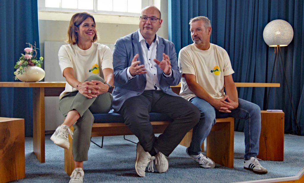 Sabrina-Greiwe,-Wolfgang-Lensing-und-Bürgermeister-Mike-Rexforth-stellen-Sommerfest-in-Schermbeck-2025-vor