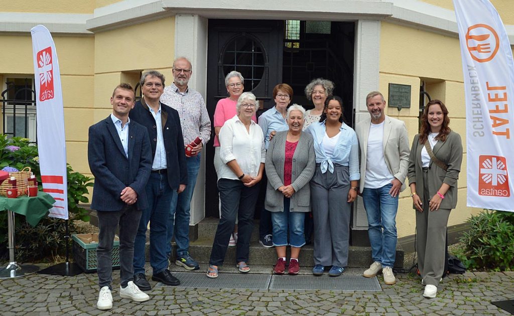 Ehrenamtliche und Mitarbeiter der Caritas im Multikulturellem Zentrum Schermbeck