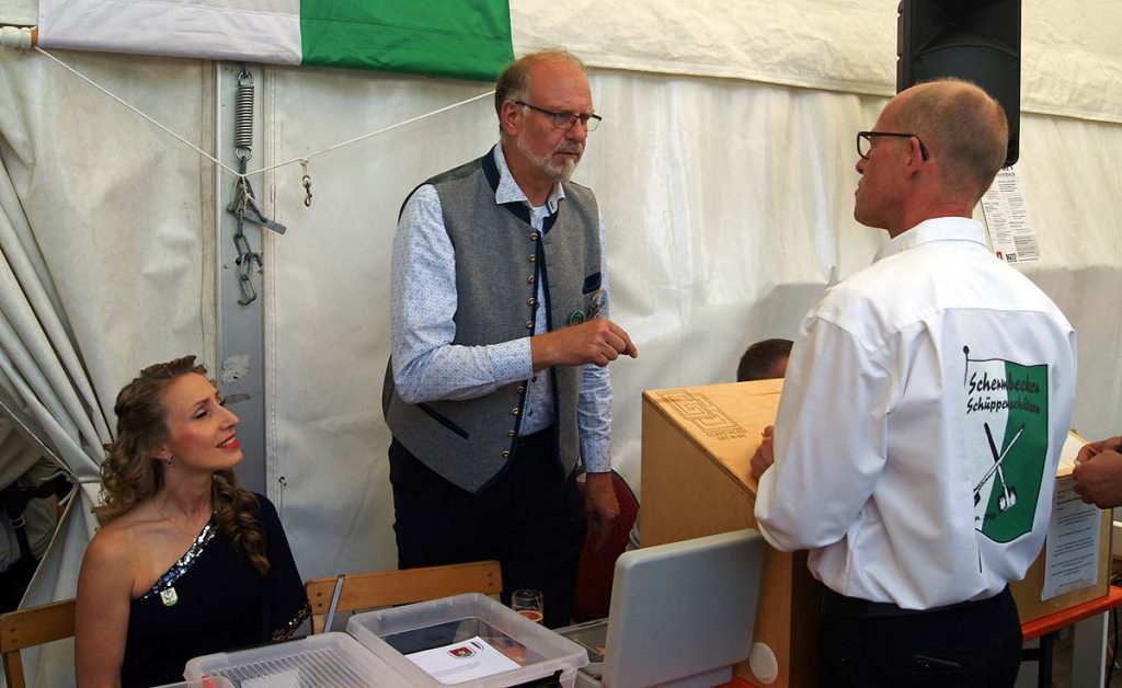 Kilianschützenschützenfest Schermbeck 2025 gestartet mit Freibier und guter Laune