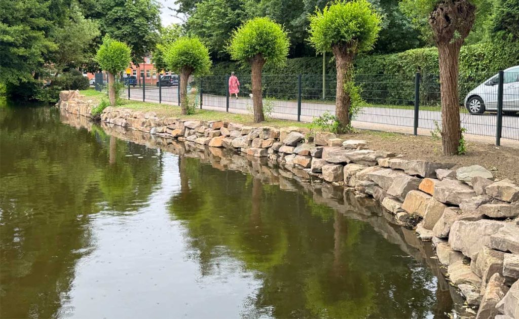 Neuer Zaun am Mühlenteich in Schermbeck
