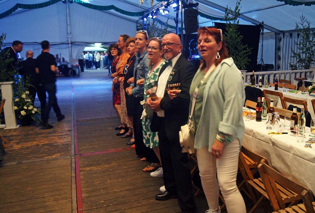 Super Stimmung beim Thronball am Mühlenteich Schermbeck