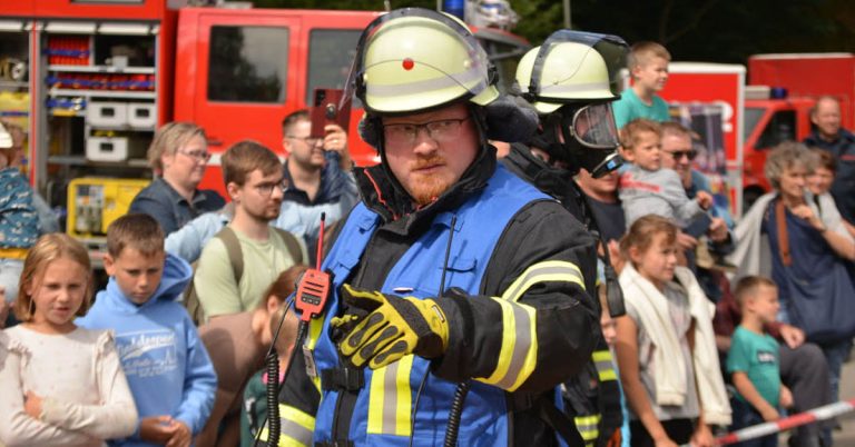 Tag der Feuerwehr Schermbeck 2025 mit spektakulären Vorführungen