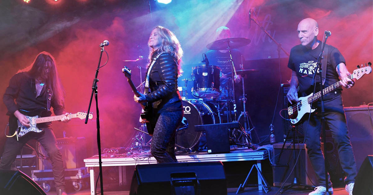 Sarah Smith tritt am 17. Oktober mit ihrer Band auf der Kultur-Deele Rittmann in Schermbeck-Üfte auf