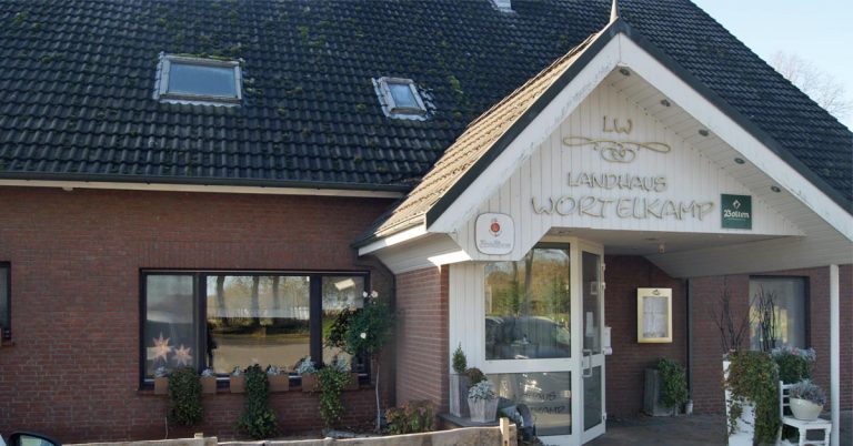 Außenansicht des Landhaus Wortelkamp in Schermbeck-Damm kurz vor der Schließung.