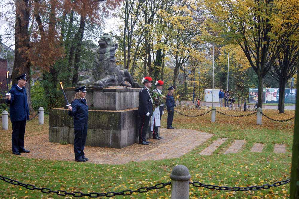 In Schermbeck fanden die Gedenkfeiern traditionell dezentral an mehreren Denkmälern statt.