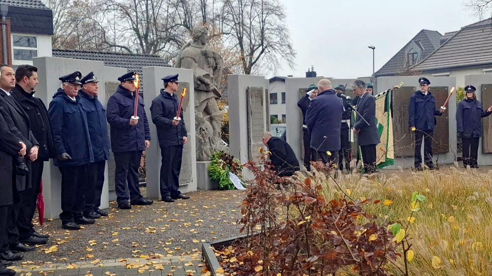 Am 16. November 2025 wurde der Volkstrauertag in allen Ortsteilen Schermbecks würdig begangen.