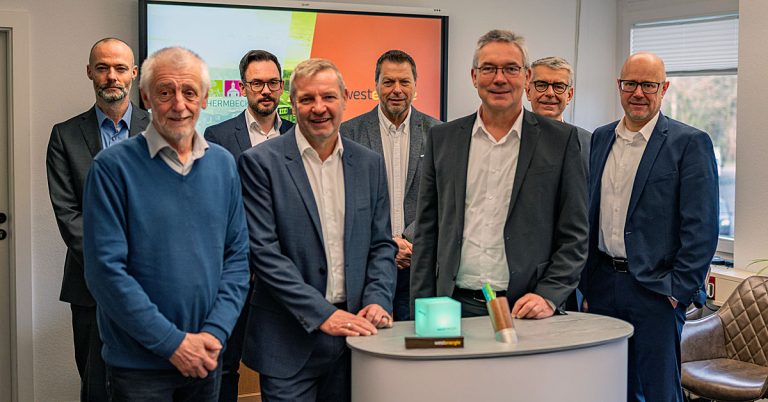 Vertragsunterzeichnung zur Stromnetzgesellschaft von Gemeinde Schermbeck und Westenergie