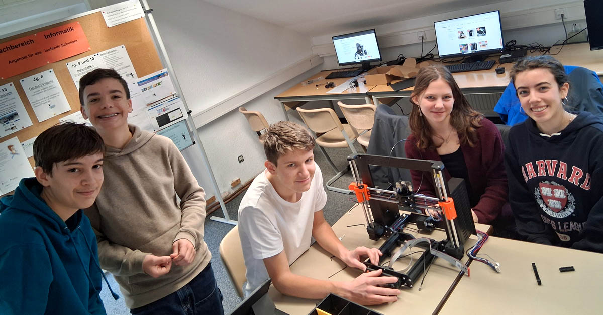 Gesamtschule Schermbeck 3D-Drucker Projekt: Schüler bauen ihr eigenes Gerät