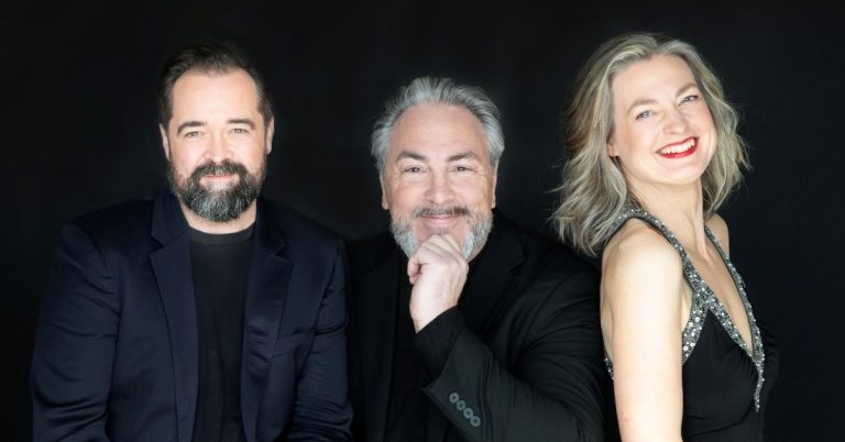 Das ATOS Trio mit Annette von Hehn an der Violine, Stefan Heinemeyer am Violoncello und Thomas Hoppe am Klavier eröffnet am 18. Januar 2026 die St. Georgskonzerte Schermbeck. Foto: NedaNavaee