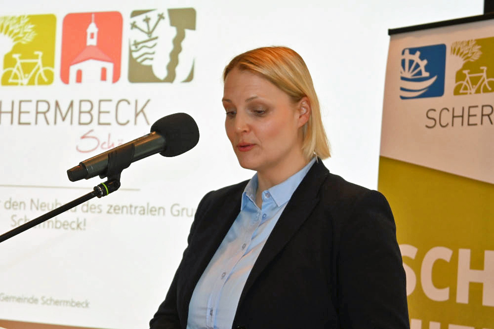 Landtagsabgeordnete Charlotte Quik beim Spatenstich für die neue Grundschule in Schermbeck 2026