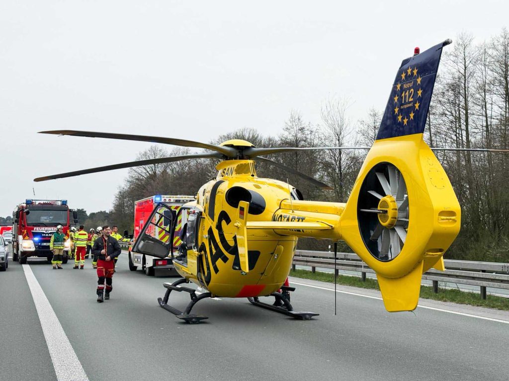 Unfall A31 Schermbeck-Rettungshubschrauber im Einsatz