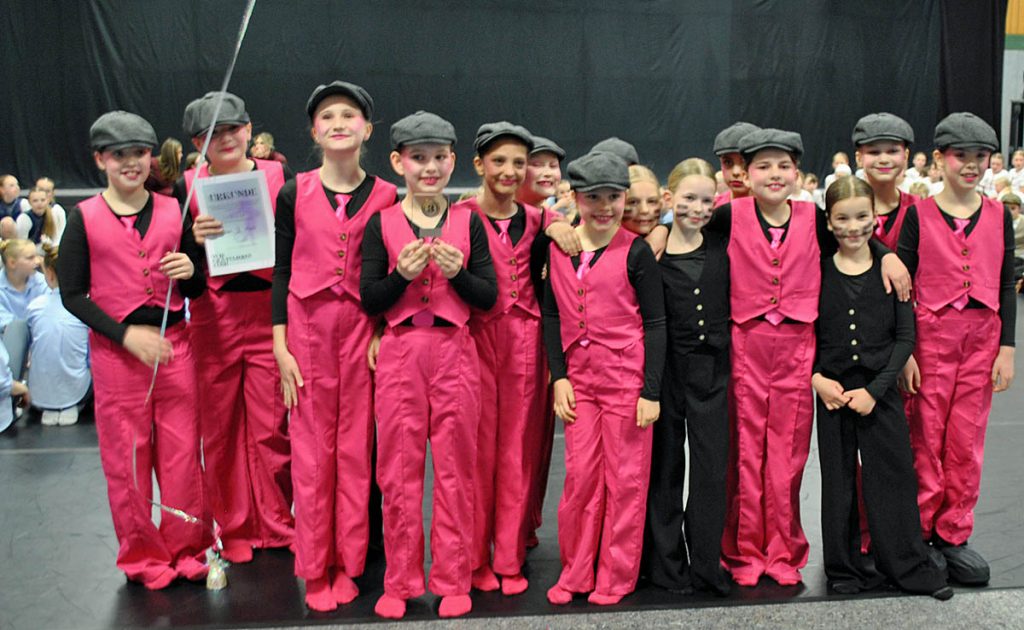 Die drei besten Teams des Tanzclub Grün-Weiß Schermbeck beim Heimturnier