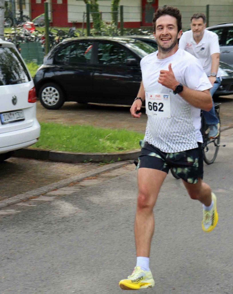 Lutz Holte kurz vorm dem beim Volkslauf Schermbeck 2026