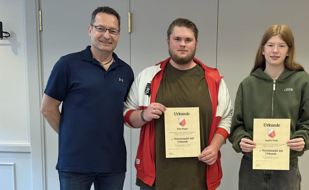 Vorstand und Mitglieder des SV Schermbeck Handball bei der Jahreshauptversammlung 2026