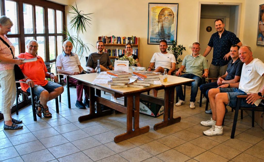 Neue Festschrift des Heimatvereins Gahlen mit 600 Seiten Dorfgeschichte vorgestellt