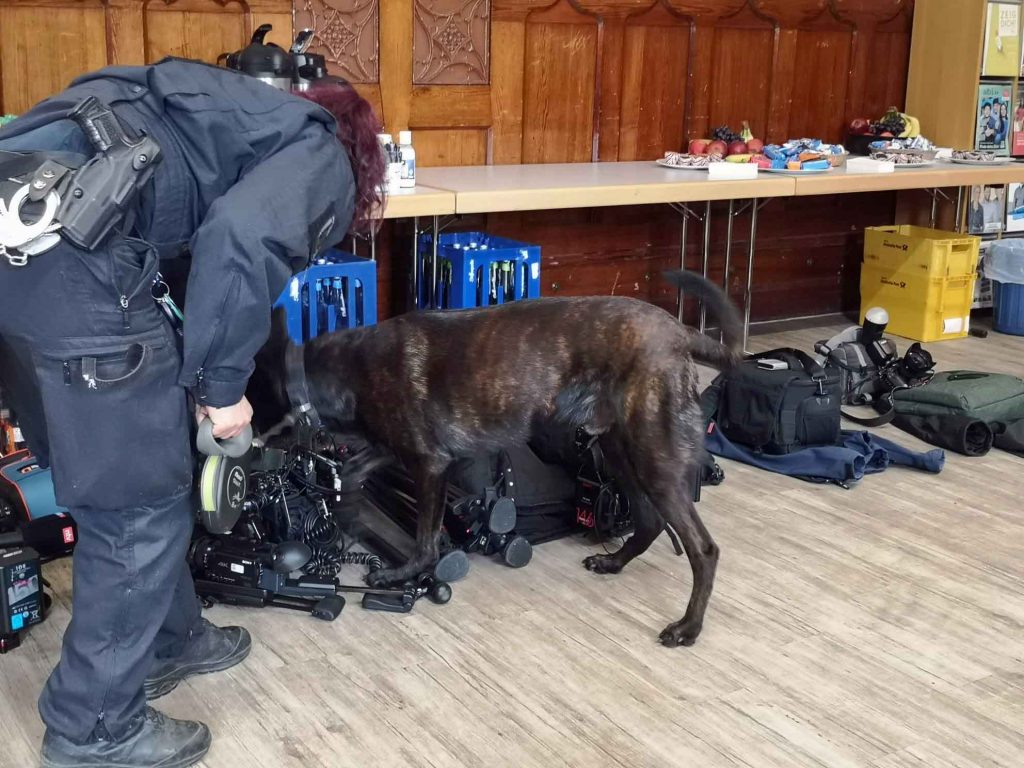 Sprengstoff Hunde im Einsatz beim Besuch von Walter Steinmeier in Dorsten.