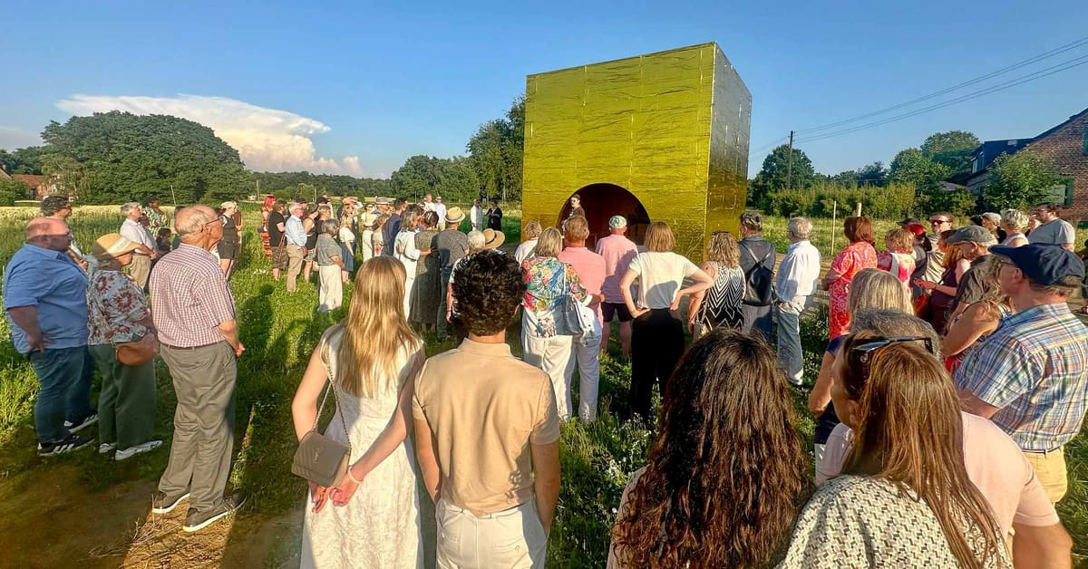 Besucher beim Lebensfest im artpark Hoher Berg