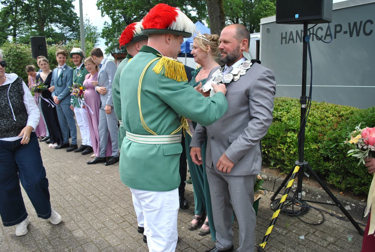 Inthronisierung des neuen Thrones beim Schützenfest Gahlen 2026