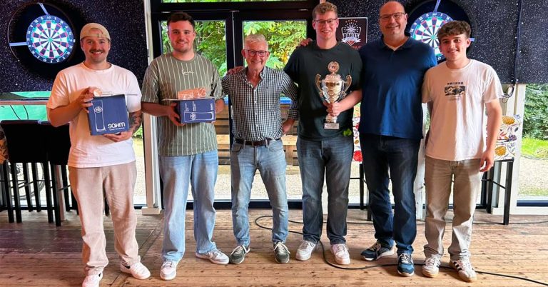 Premieren-Sieg für Lukas Klevermann beim Volksbank-Steeldarts-Cup in Schermbeck