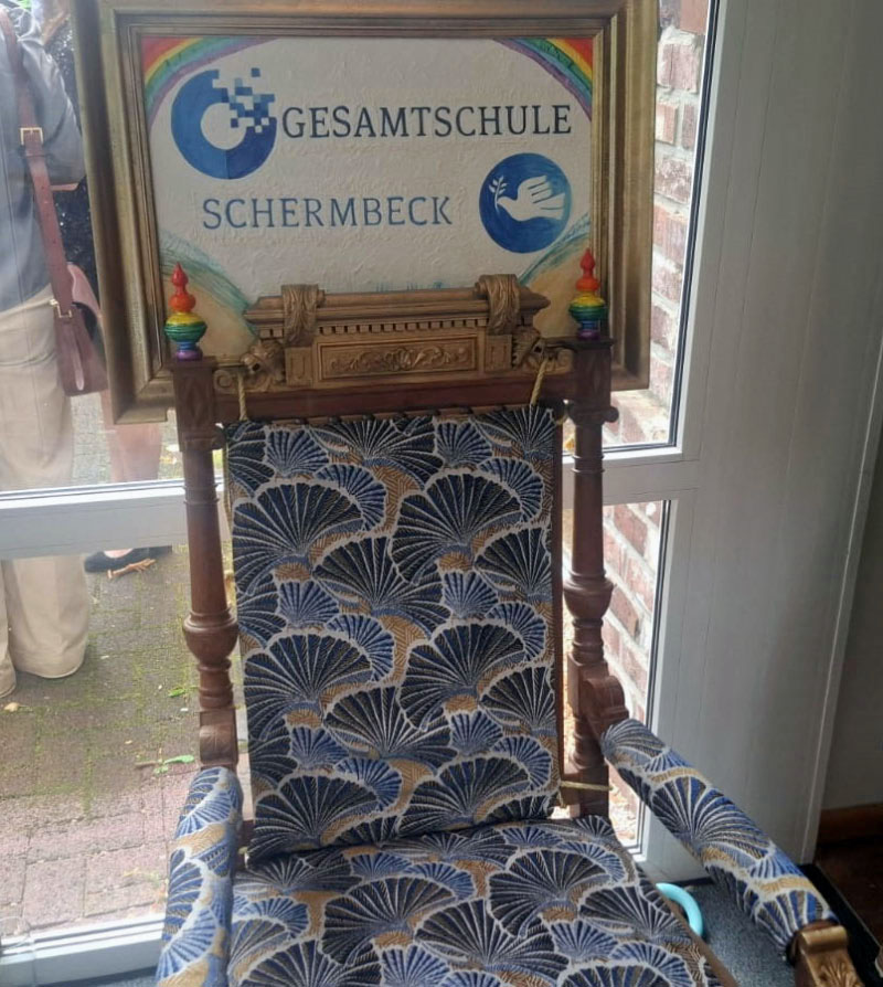 Erinnerungsstuhl im Eingangsbereich