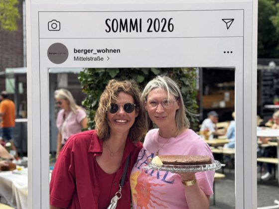 Sabrina Greiwe und Vorsitzende Lea Alfers vom Superhelden-Team Schermbeck