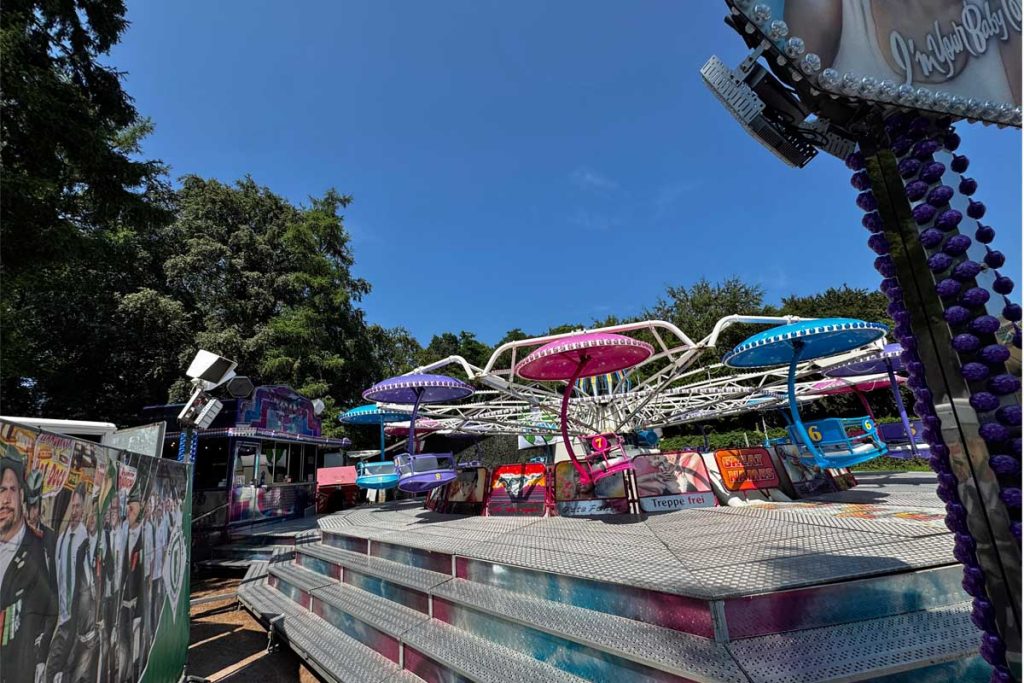 Hula Hoop auf der Kirmes in Altschermbeck
