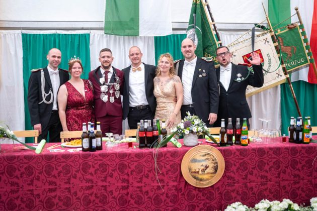 Thronball der Kilian-Sch&uuml;tzengilde Schermbeck 2026 am M&uuml;hlenteich
