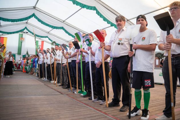 Thronball der Kilian-Sch&uuml;tzengilde Schermbeck 2026 am M&uuml;hlenteich