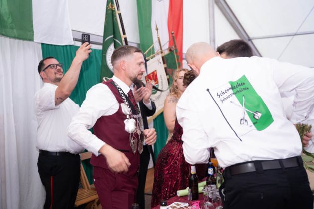 Thronball der Kilian-Sch&uuml;tzengilde Schermbeck 2026 am M&uuml;hlenteich