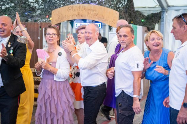 Thronball der Kilian-Sch&uuml;tzengilde Schermbeck 2026 am M&uuml;hlenteich