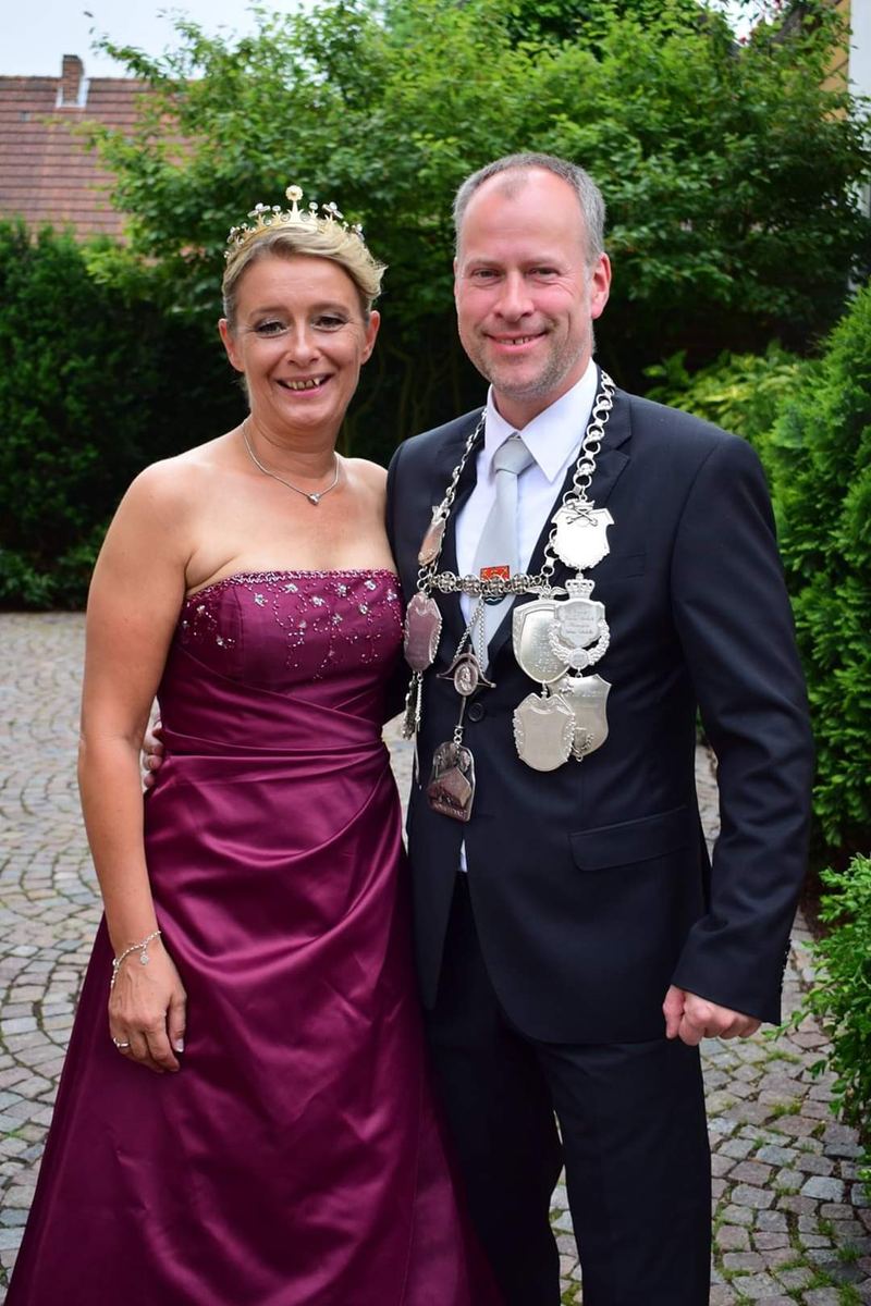 Königin Angelika Reimann und König Bodo Horstkamp bei der Kilian-Schützengilde Schermbeck