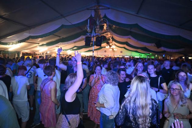 Partyabend im Festzelt der Kilian-Sch&uuml;tzengilde Altschermbeck 2026 - Bild 057
