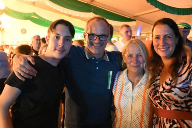 Partyabend im Festzelt der Kilian-Sch&uuml;tzengilde Altschermbeck 2026 - Bild 041