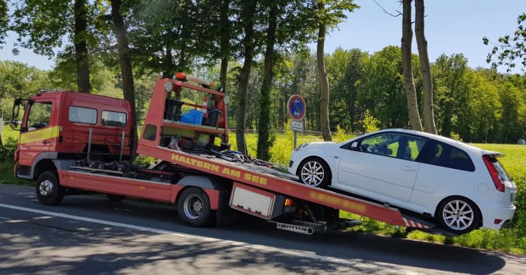 Abschleppfahrzeug als Archivbild zur Parksituation am Silbersee II in Haltern