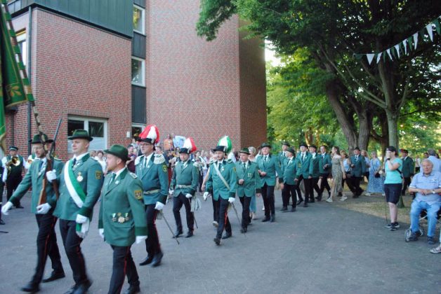 Kilianer marschieren nach der Kr&ouml;nung