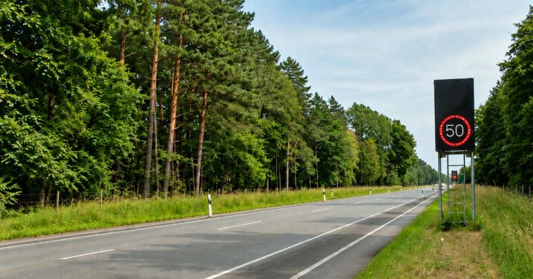 Wildwarnanlage an der B224 zwischen Erle, Schermbeck und Dorsten